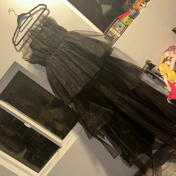 Fashion nova flowy dress - Picture 2 of 2